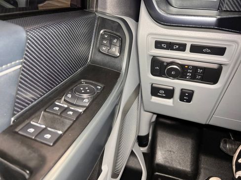 Used 2022 Ford F150 Limited image 15