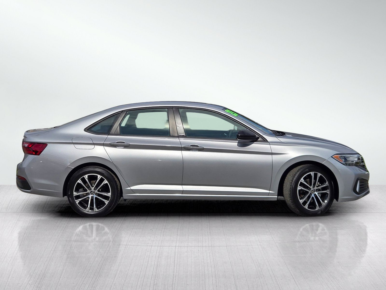 Used 2023 Volkswagen Jetta Sport FWD image 3