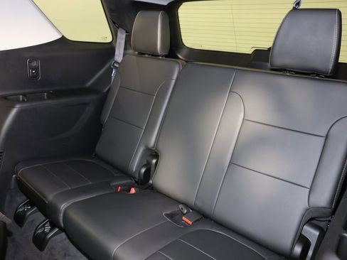 Used 2020 Chevrolet Traverse RS w/ LPO, Floor Liner Package image 59