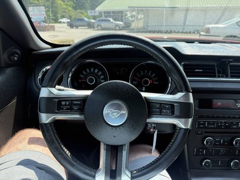 Used 2013 Ford Mustang Convertible RWD image 23