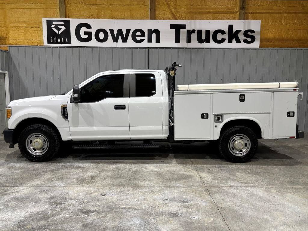 Used 2017 Ford F250 XL w/ Power Equipment Group RWD image 2