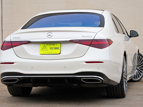 Used 2022 Mercedes-Benz S 500 4MATIC w/ AMG Line Package image 5