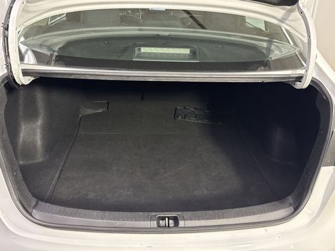 Used 2023 Toyota Corolla LE image 29