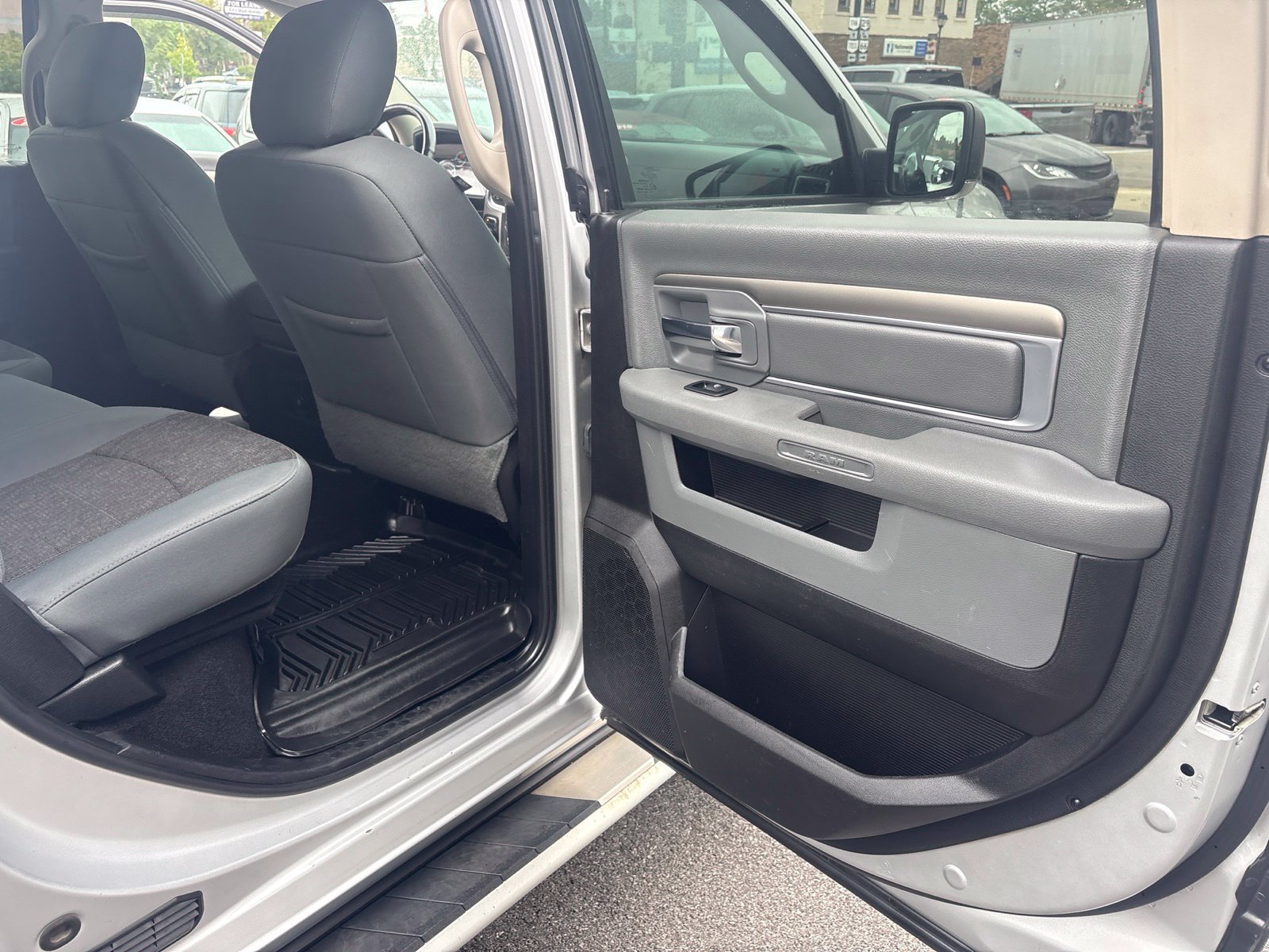 Used 2018 RAM 1500 Big Horn AWD/4WD image 15
