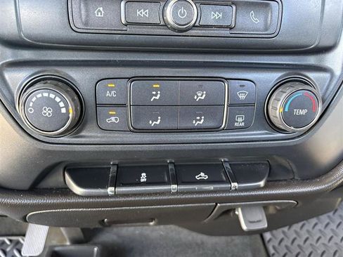 Used 2018 Chevrolet Silverado 1500 Custom w/ Custom Value Package AWD/4WD image 24