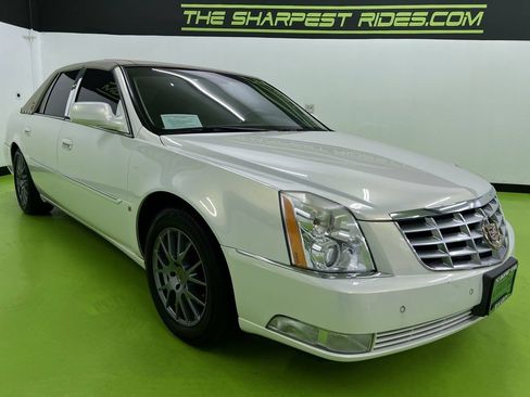 Used 2006 Cadillac DTS FWD image 2