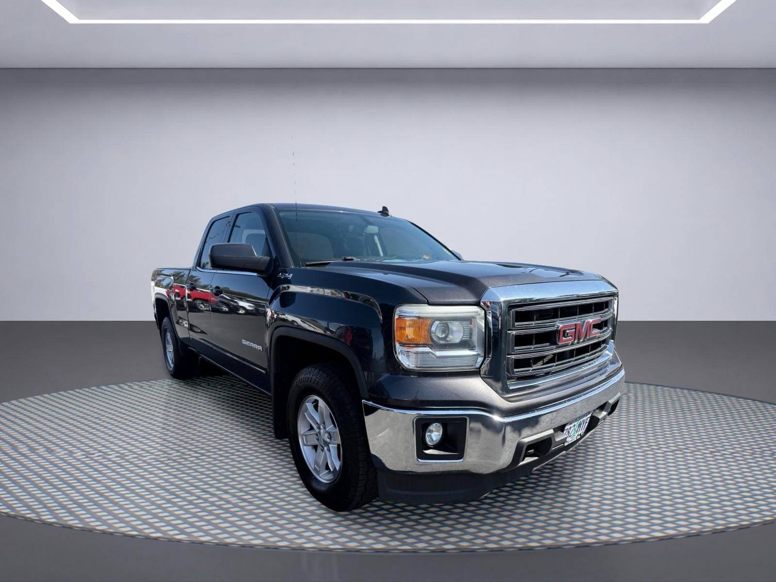 Used 2015 GMC Sierra 1500 SLE w/ SLE Value Package AWD/4WD image 9