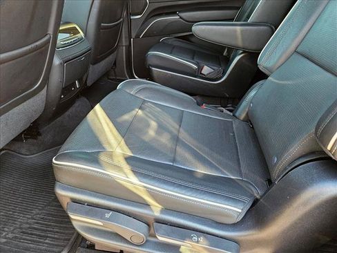 Used 2022 Cadillac Escalade ESV Premium Luxury image 20