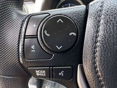 Used 2018 Toyota RAV4 LE AWD/4WD image 15