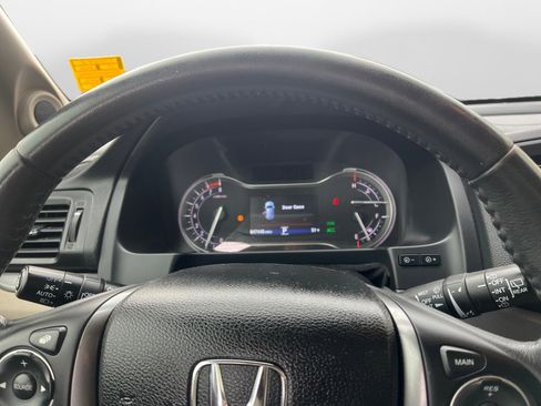 Used 2017 Honda Pilot EX-L image 11