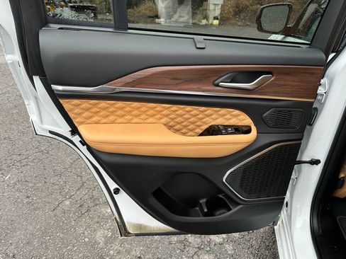 Used 2023 Jeep Grand Cherokee Summit w/ Adv Protech Group IV image 28