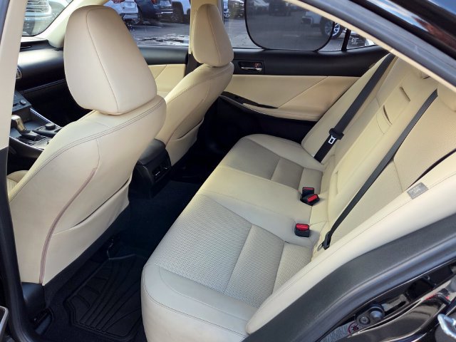 Used 2016 Lexus IS 200t RWD image 8