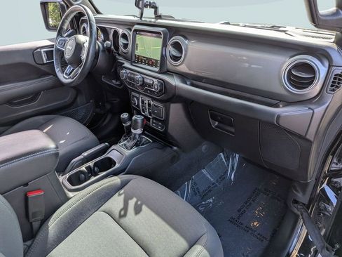 Used 2022 Jeep Gladiator Overland w/ LED Lighting Group AWD/4WD image 26