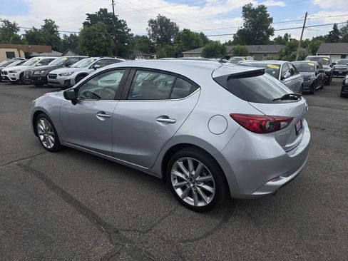 Used 2017 MAZDA MAZDA3 Touring FWD image 12