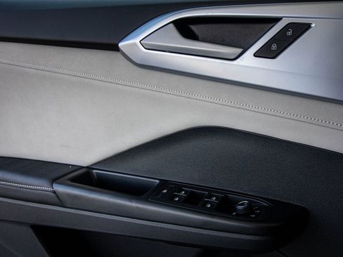 New 2026 Volkswagen Taos SE AWD/4WD image 23