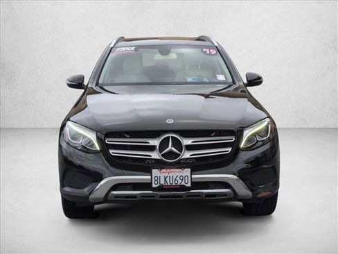 Used 2019 Mercedes-Benz GLC 350e 4MATIC image 2