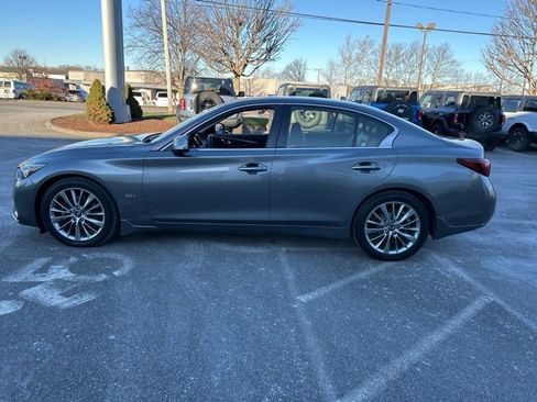 Used 2018 INFINITI Q50 Luxe w/ Essential Package (3.0T Luxe) image 4