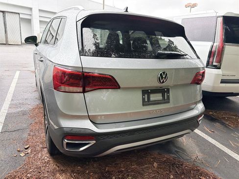 Used 2024 Volkswagen Taos SE FWD image 5