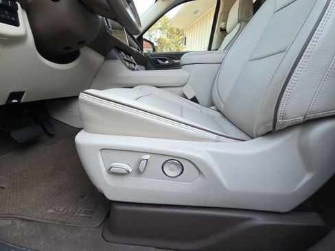 Used 2021 GMC Yukon Denali w/ Denali Premium Package image 26