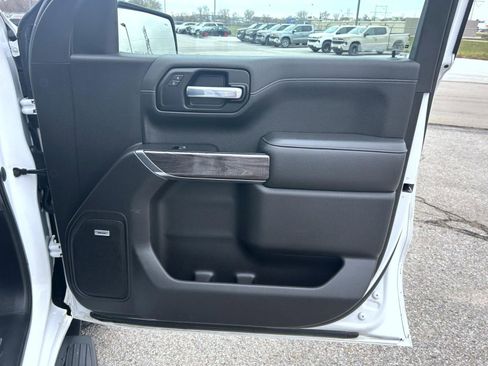 Used 2020 Chevrolet Silverado 1500 LTZ w/ LTZ Premium Package image 15