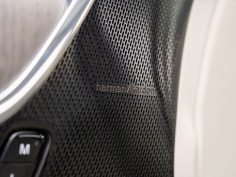 Used 2023 Volvo S90 B6 Ultimate image 16