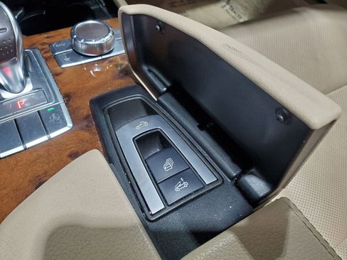 Used 2016 Mercedes-Benz SL 550 image 31