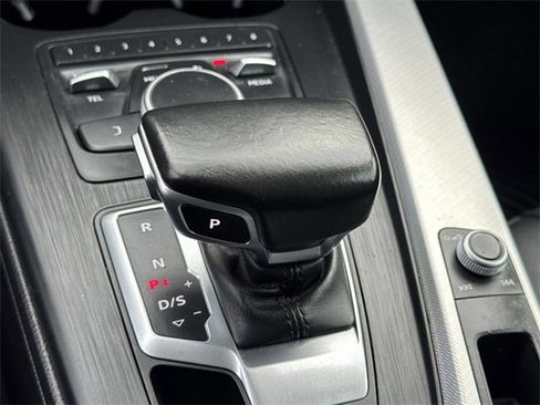 Used 2017 Audi A4 2.0T Premium image 16