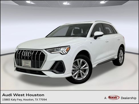 Certified 2025 Audi Q3 2.0T Premium image 1