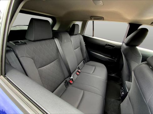 Used 2025 Toyota Corolla Cross LE FWD image 19