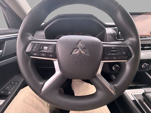 Used 2024 Mitsubishi Outlander ES AWD/4WD image 25