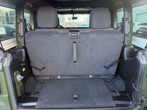 Certified 2021 Jeep Wrangler Sport AWD/4WD image 18