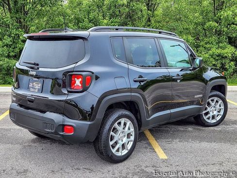 Used 2023 Jeep Renegade Latitude w/ Sun/Sound Group AWD/4WD image 7