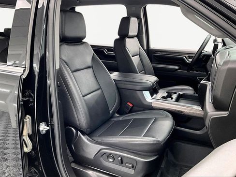 Used 2024 Chevrolet Silverado 2500 LTZ w/ LTZ Convenience Package image 7