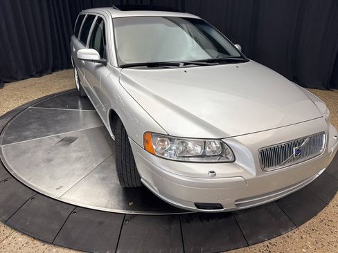 Used 2005 Volvo V70 2.4 FWD image 13