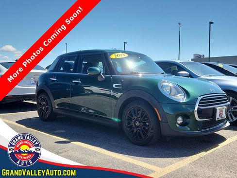 Used 2018 MINI Cooper 4-Door Hardtop FWD image 1