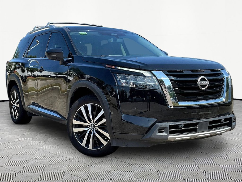 Used 2023 Nissan Pathfinder Platinum w/ Cargo Package AWD/4WD image 4