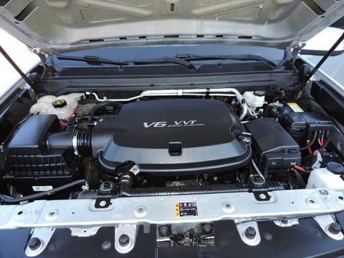 Used 2019 Chevrolet Colorado W/T w/ WT Convenience Package RWD image 18