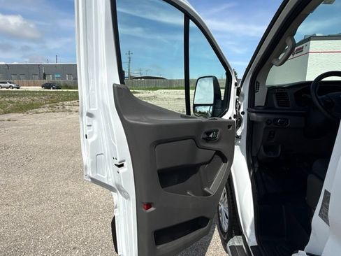 Used 2025 Ford Transit 250 Low Roof w/ Exterior Upgrade Package RWD image 12
