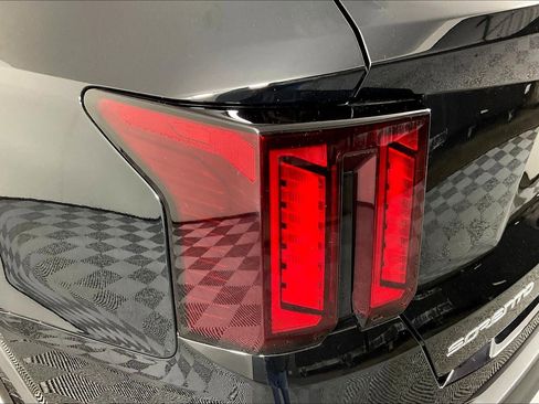 Certified 2026 Kia Sorento LX FWD image 23