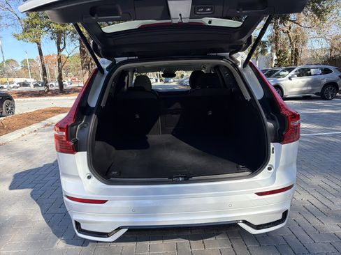 Certified 2025 Volvo XC60 B5 Plus image 34