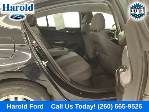 Used 2018 Chevrolet Cruze LT w/ LT Convenience Package FWD image 10