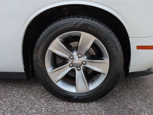 Used 2018 Dodge Challenger SXT RWD image 11