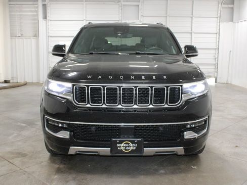 Used 2024 Jeep Wagoneer Series III AWD/4WD image 3