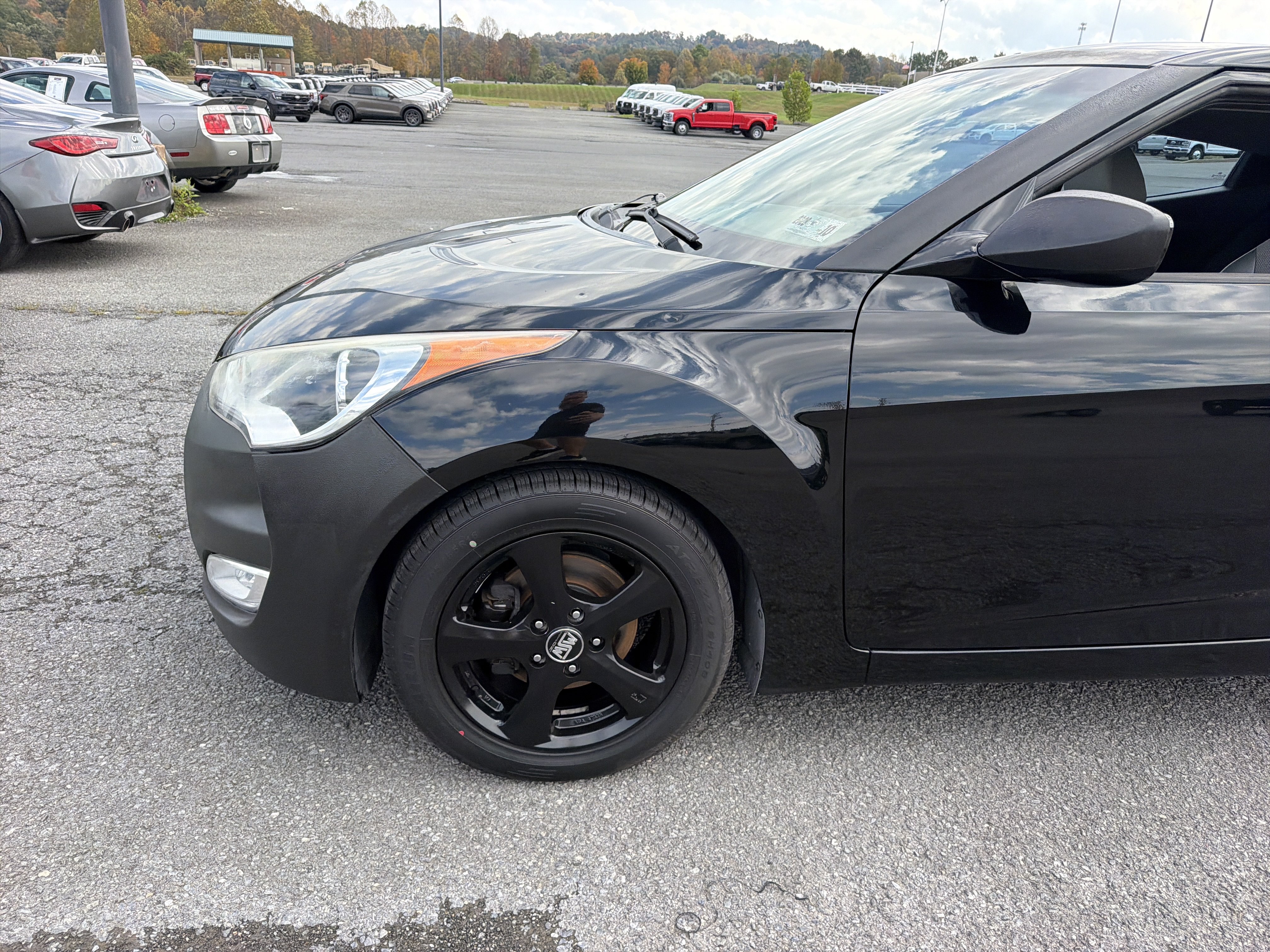 Used 2013 Hyundai Veloster w/ Style Pkg FWD image 9
