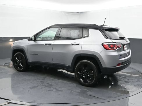 Used 2019 Jeep Compass Latitude AWD/4WD image 9