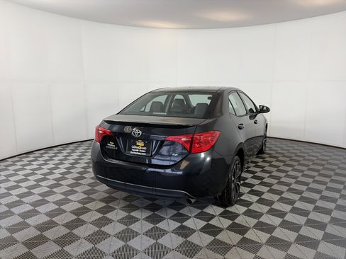 Used 2017 Toyota Corolla SE image 10