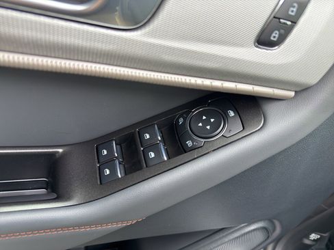 New 2026 Ford Explorer Active AWD/4WD image 23