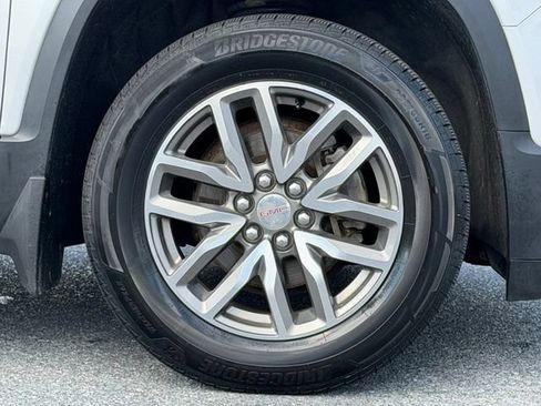 Used 2018 GMC Acadia SLE AWD/4WD image 17