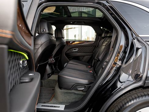 Used 2022 Bentley Bentayga image 20