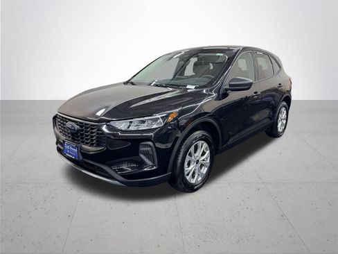 Used 2025 Ford Escape Active AWD/4WD image 2